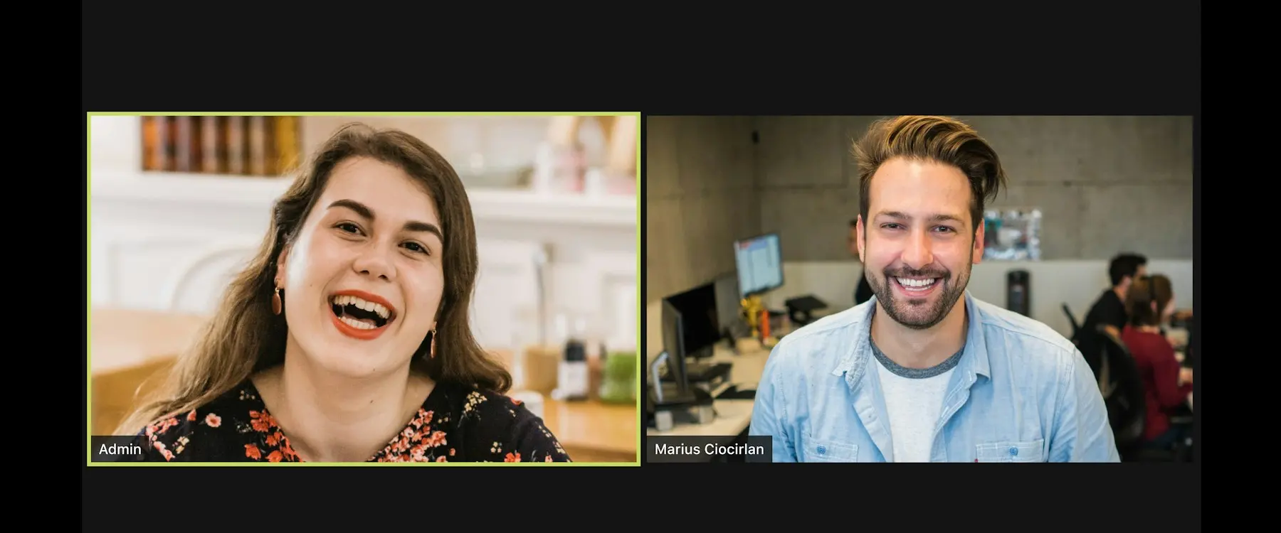 Deux personnes souriantes en visioconférence