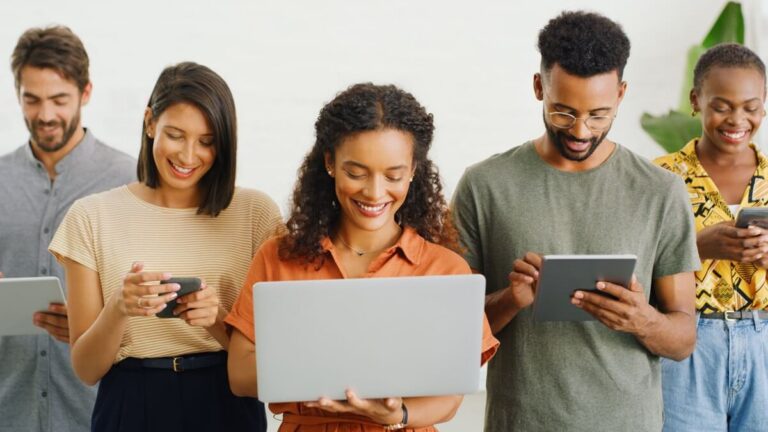 Équipes de développement informatique offshore travaillant sur des projets clients